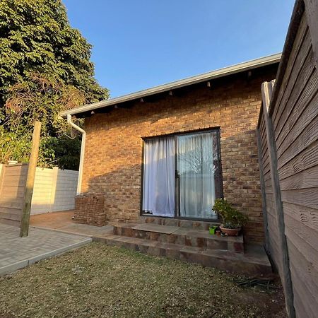 Douwe Cottages Pretoria Bagian luar foto